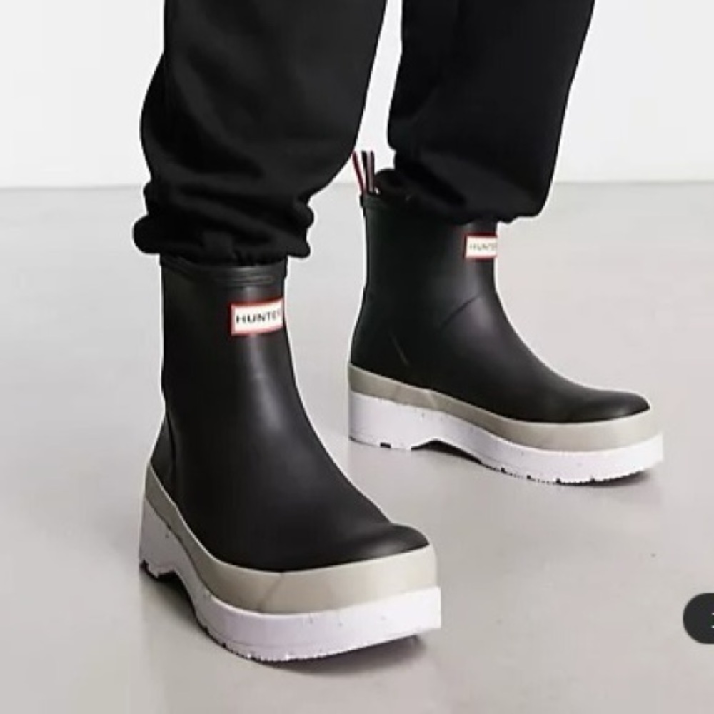 Hunter Men play short boots in black speckle US 11